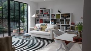 Living area- click for photo gallery